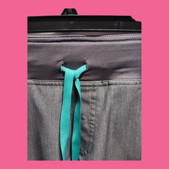 Figs kade cargo scrub pants size xsmall gray color - Picture 4 of 11